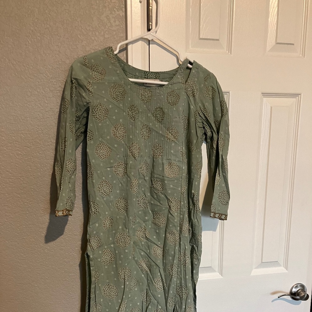 Women’s Green, Gold and White “fabindia” Kurta, Size S